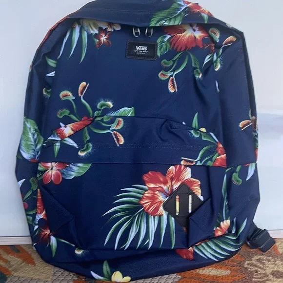 VANS OLD SKOOL III BACKPACK
VN0A3IGRYKU
NWT - Picture 15 of 16